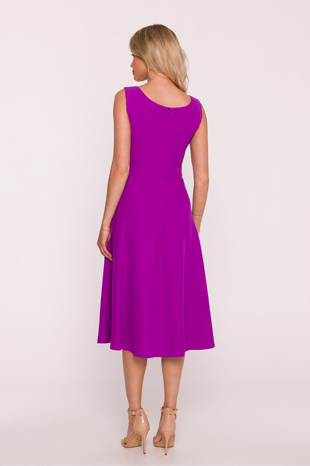 Robe midi violette élégante sans manches style chic idéale pour cocktail ou soirée estivale femme