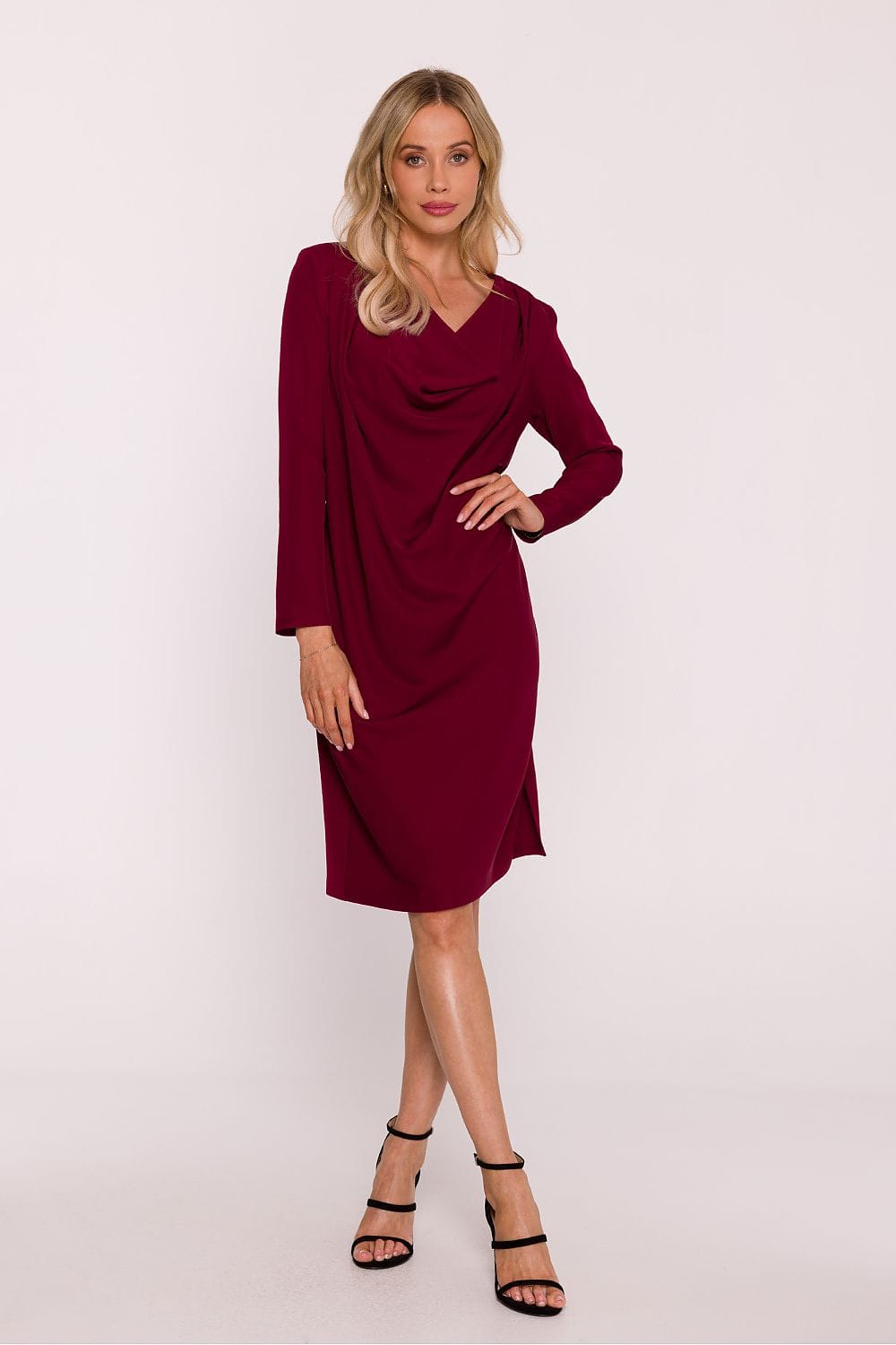 Robe de soirée chic bordeaux midi manches longues élégante pour mariage ou cocktail, style moderne et féminin