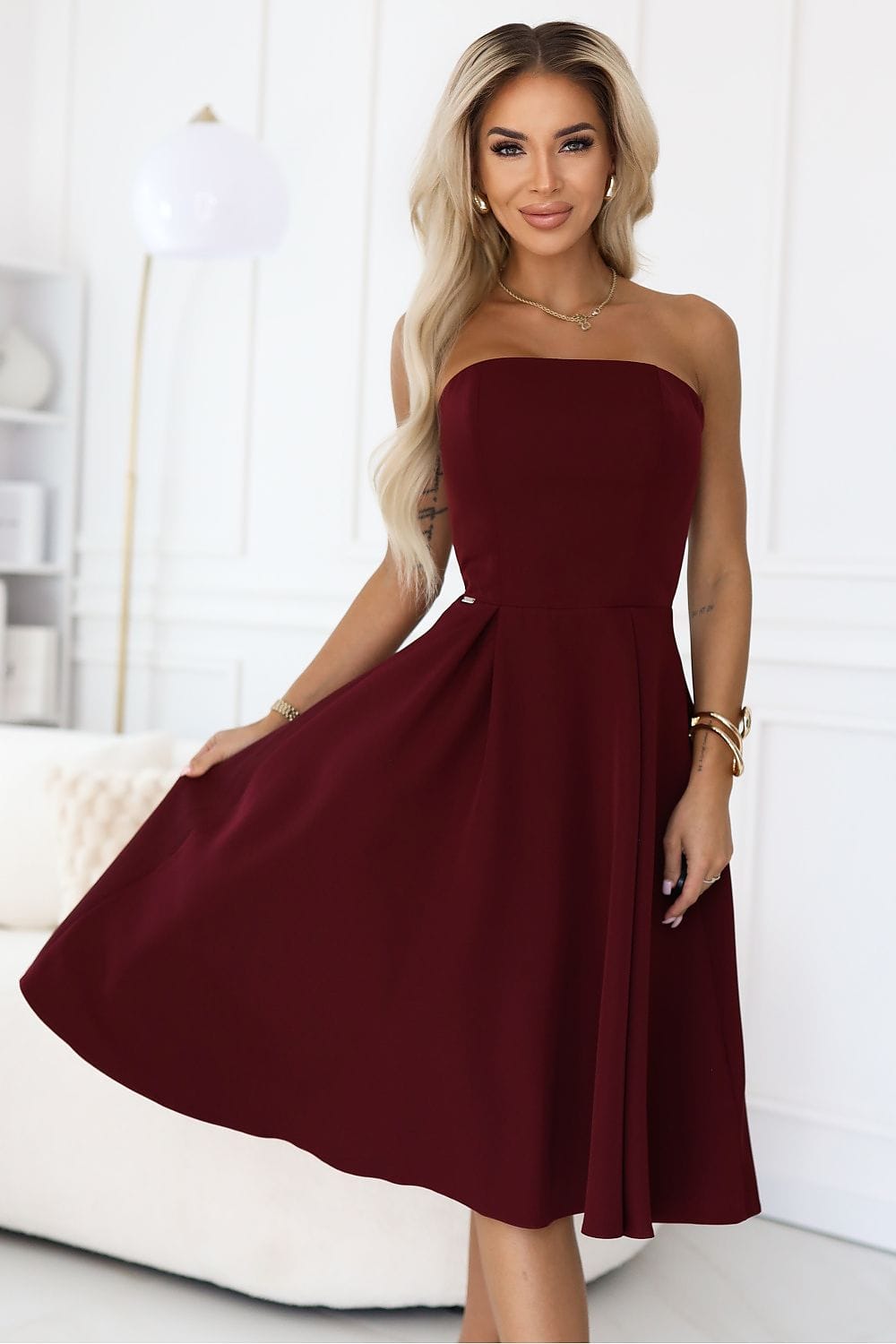 Robe de soirée chic bordeaux sans manches bustier midi élégante idéale mariage invité ou cocktail femme