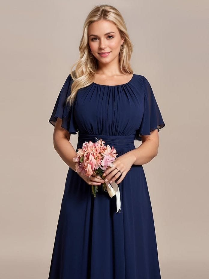 Robe demoiselle d'honneur chic longue bleu fluide femme manches courtes élégante bouquet de fleurs
