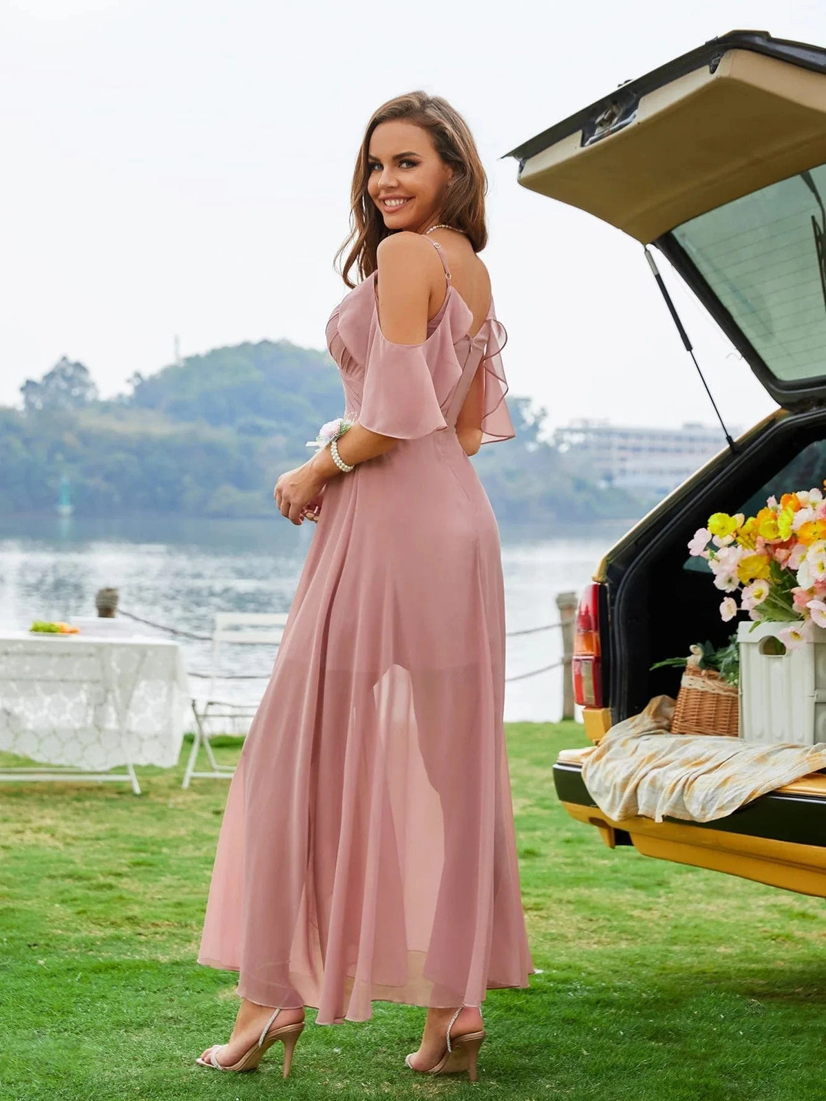 robe demoiselle d'honneur bohème longue transparente avec manches longues pour mariage champêtre