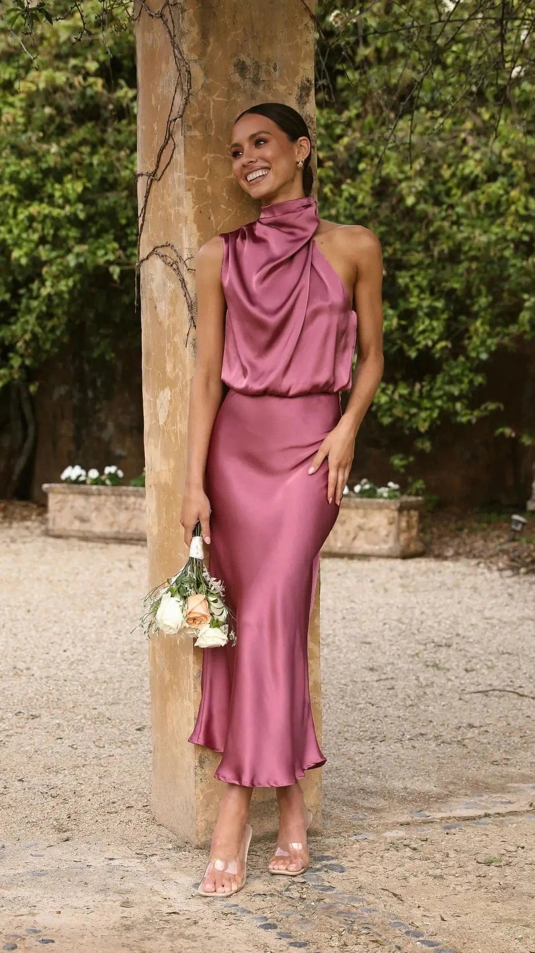 robe demoiselle d'honneur chic midi élégante et fluide pour mariage invitée en été ou soirée spéciale
