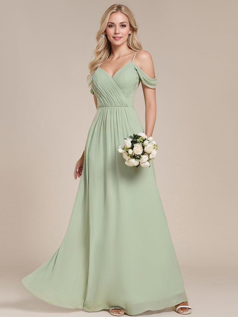 Robe demoiselle d’honneur longue bohème verte épaules dénudées fluide chic bouquet mariage élégant