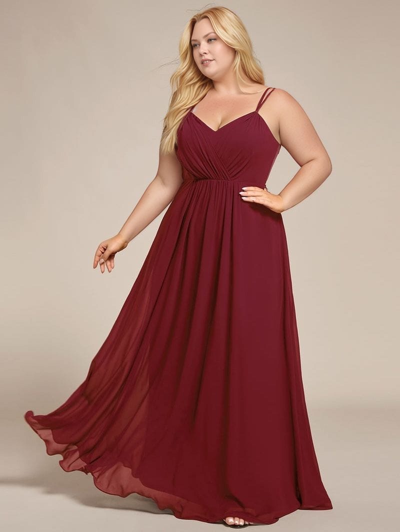 Robe de soirée grande taille longue bordeaux fluide chic sans manches silhouette trapèze élégante pour femme