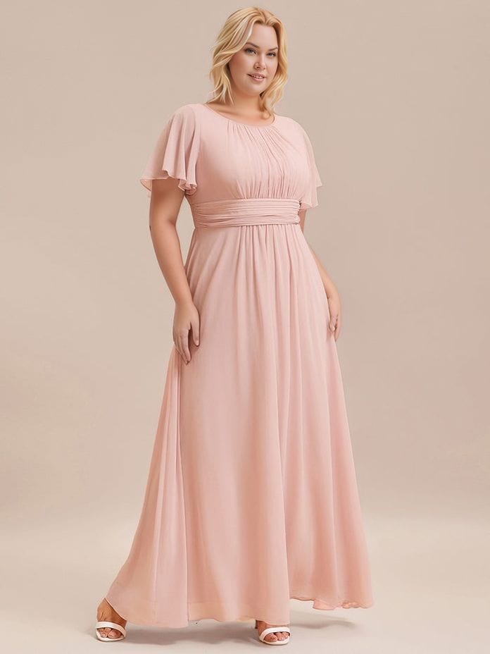 Robe longue demoiselle d'honneur grande taille rose poudré fluide avec manches courtes élégante pour mariage