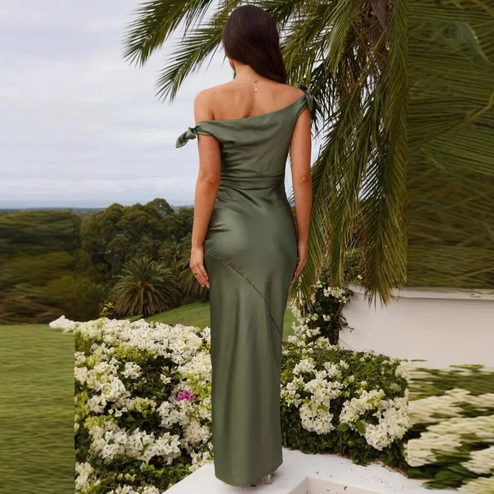 robe demoiselle d'honneur chic verte longue fluide femme sans manches silhouette trapèze élégante