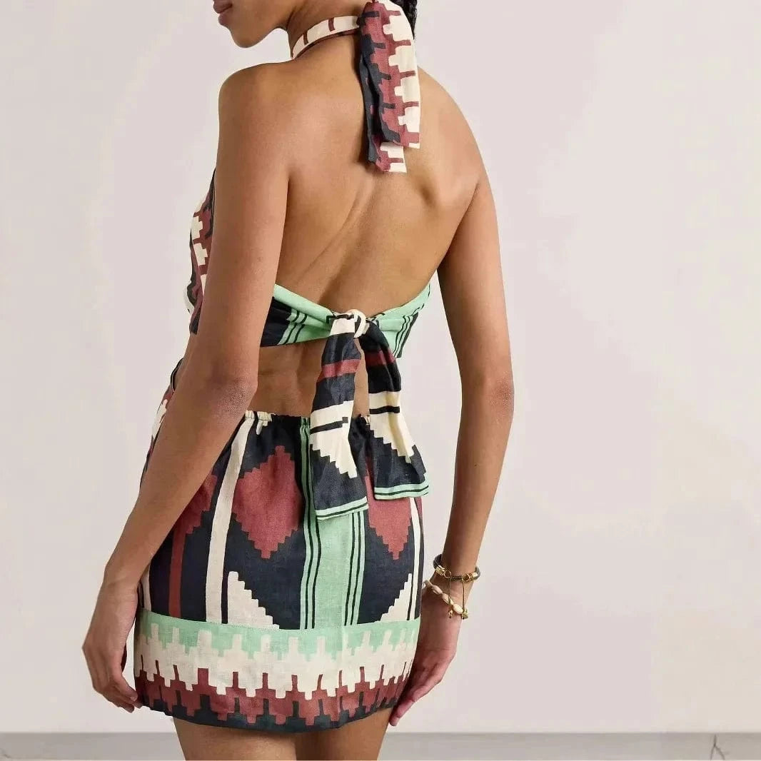 robe courte bohème dos nu sexy moulante sans manches parfaite pour une soirée d’été élégante