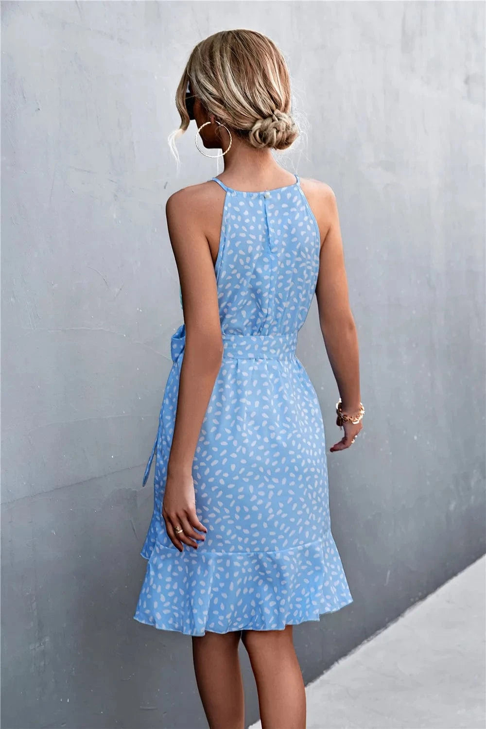 robe été bohème courte et fluide à bretelles fines, parfaite pour un look décontracté et féminin