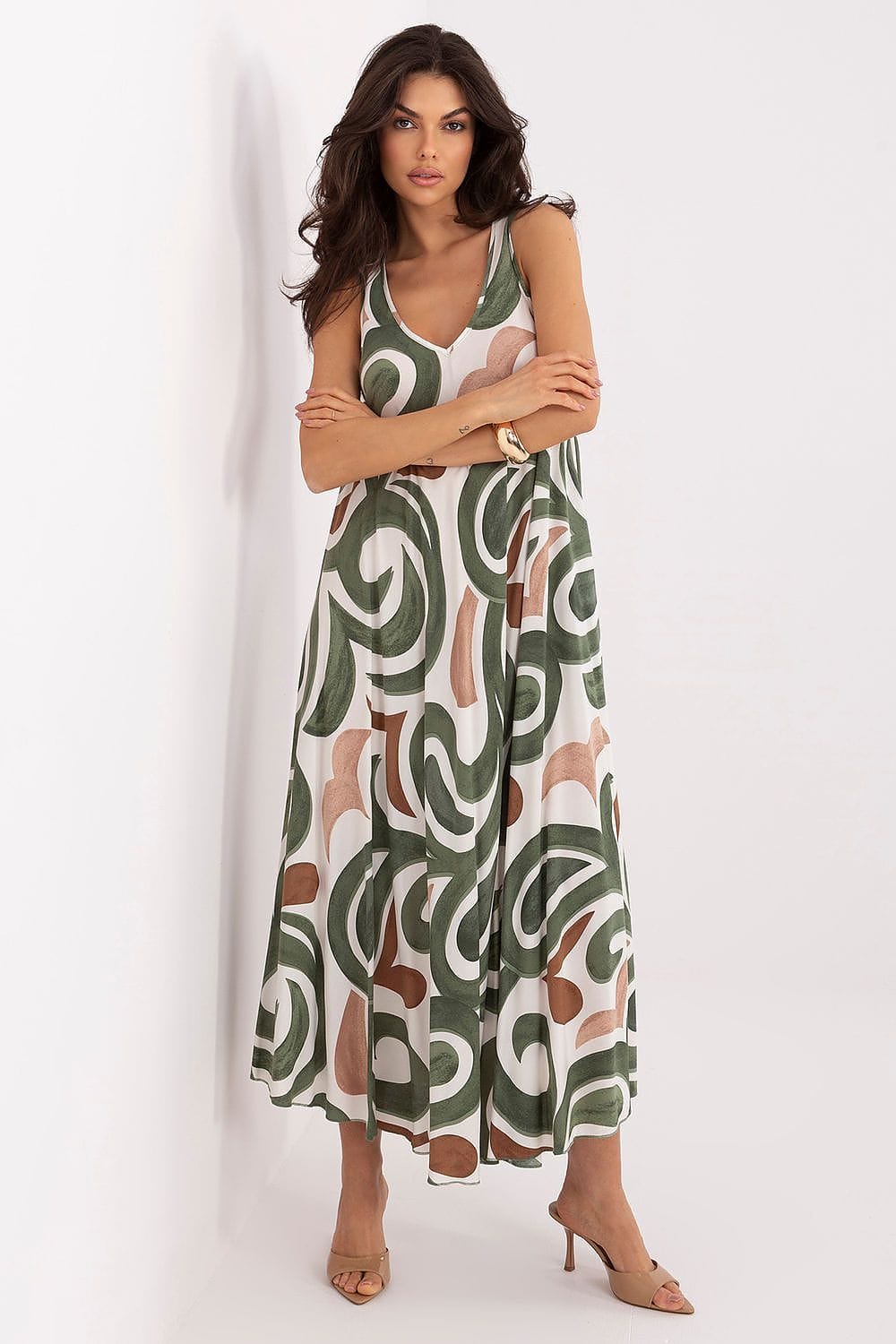 Robe été bohème longue sans manches imprimée verte et marron coupe évasée pour femme élégante