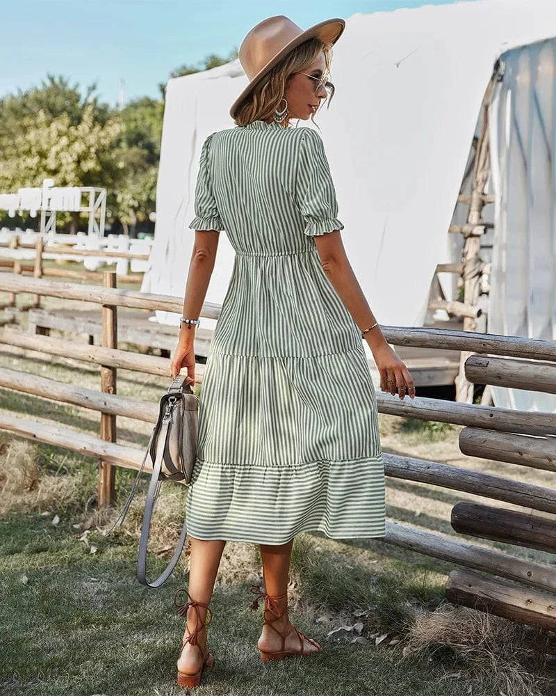Robe été bohème midi verte manches courtes fluide femme avec sac à main et chapeau élégant