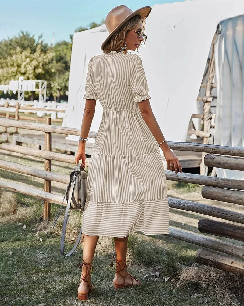 Robe bohème champêtre beige midi à rayures manches courtes fluide pour été avec sac bandoulière