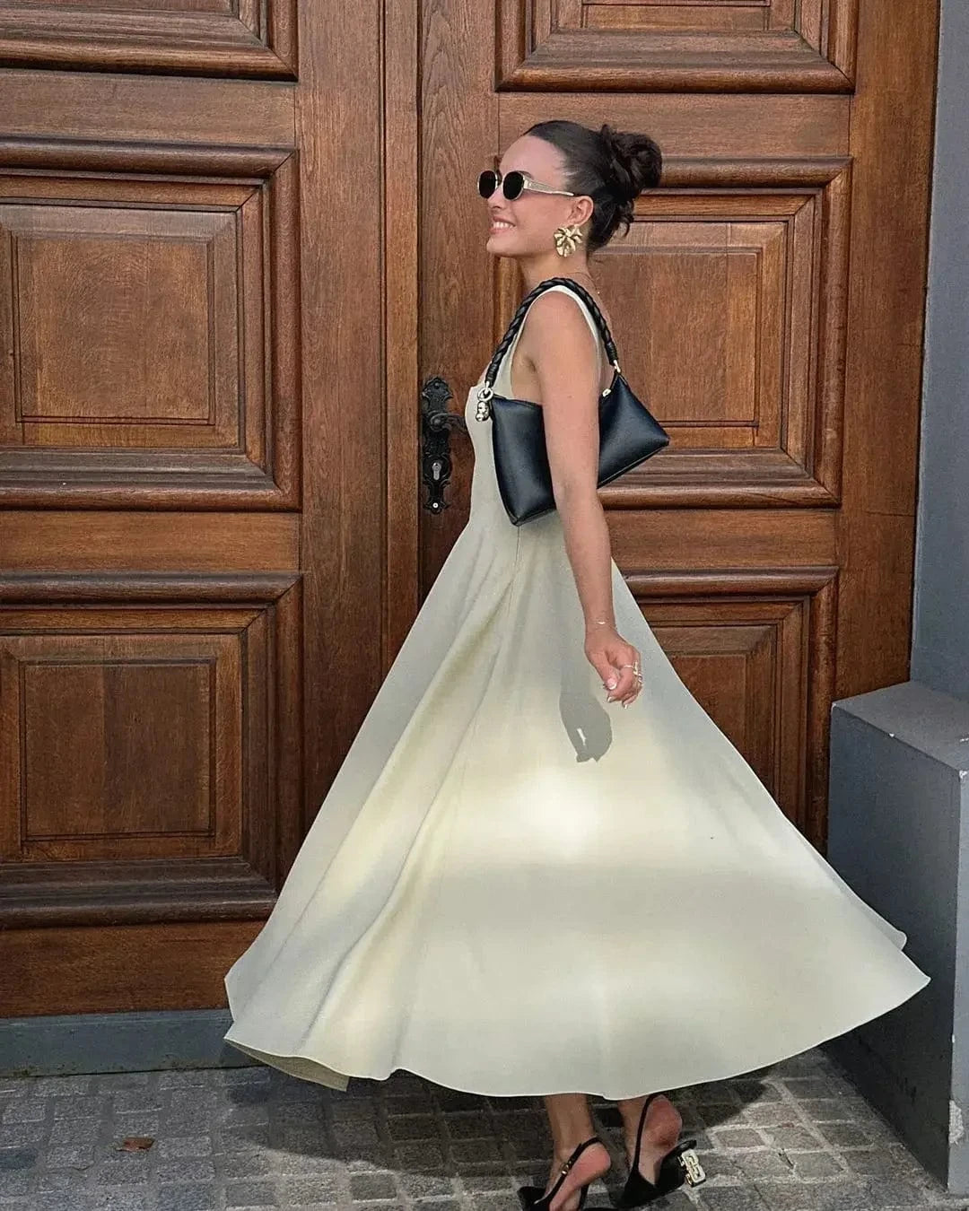 robe été chic trapèze sans manches col carré parfaite pour les journées estivales élégantes