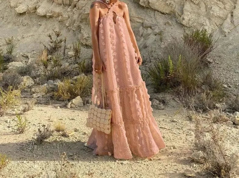 robe été bohème chic dos nu fleurie longue silhouette trapèze sans manches pour mariage invité