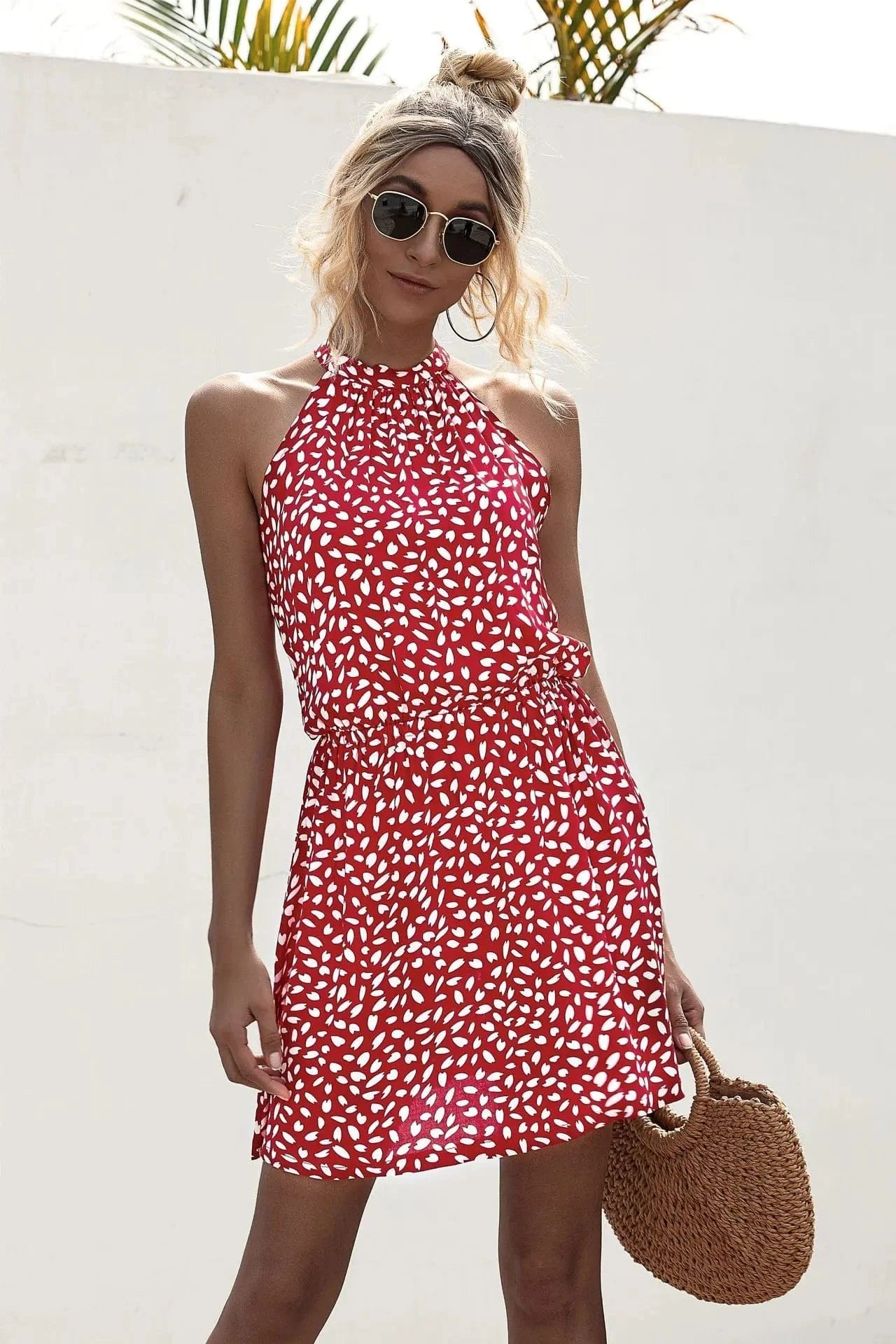robe été courte à pois col halter style fluide femme sans manches silhouette trapèze casual blanche