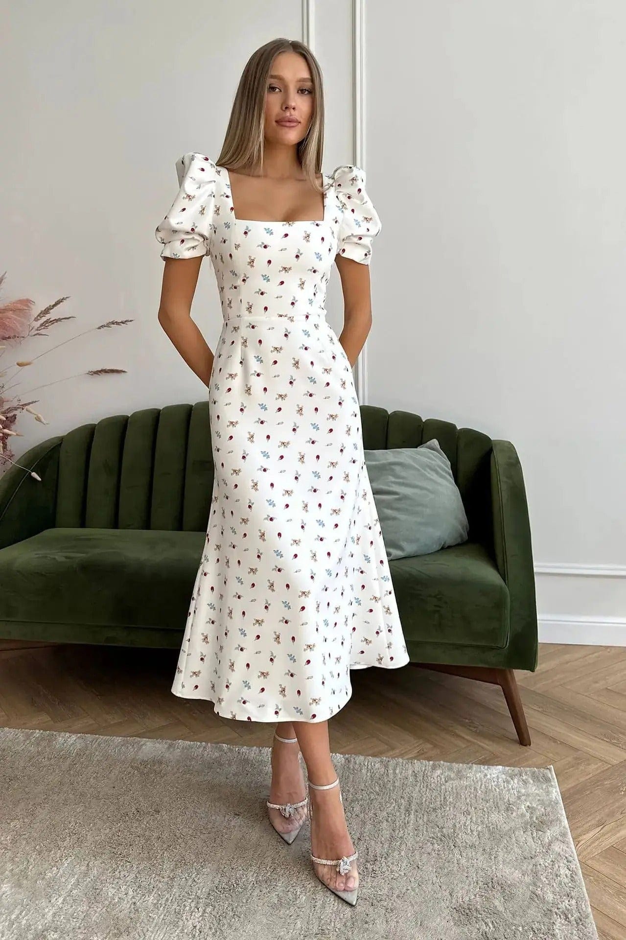 robe été fleurie midi col carré fluide style bohème invitée mariage chic manches courtes trapèze