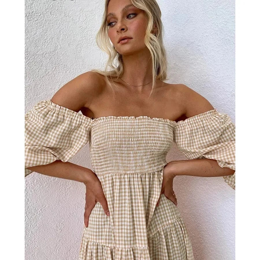Robe été bohème beige épaules dénudées longue à carreaux chic manches courtes parfaite plage