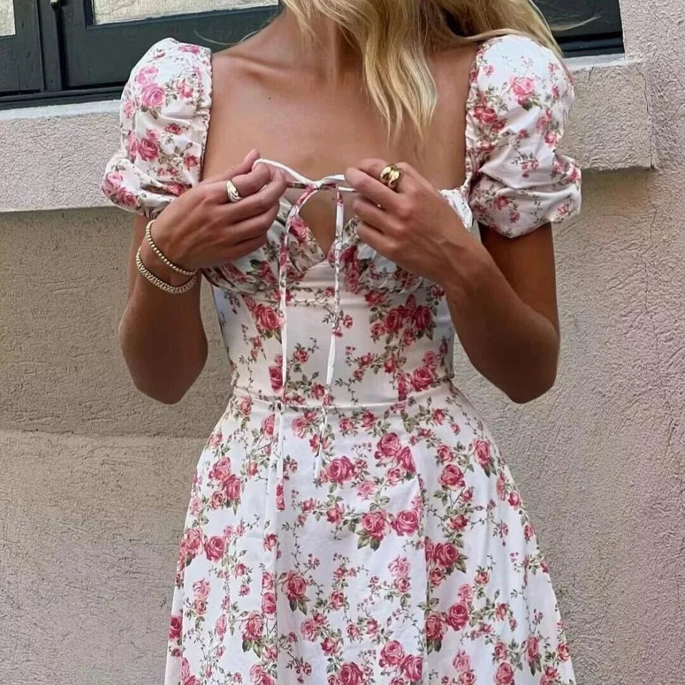 Robe été bohème fleurie blanche courte manches courtes style champêtre idéale pour mariage invité