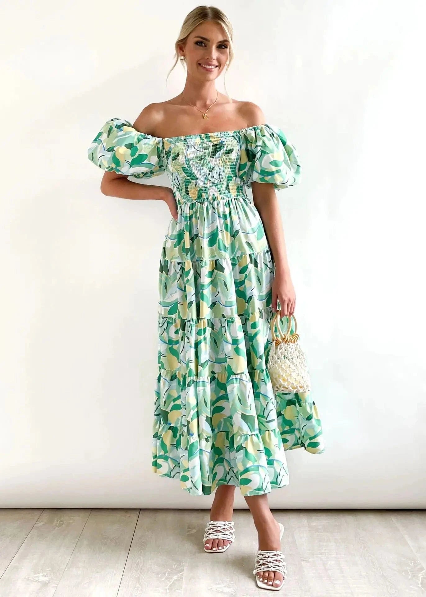 robe fleurie midi épaules dénudées bohème pour mariage invité chic estivale manches courtes fluide