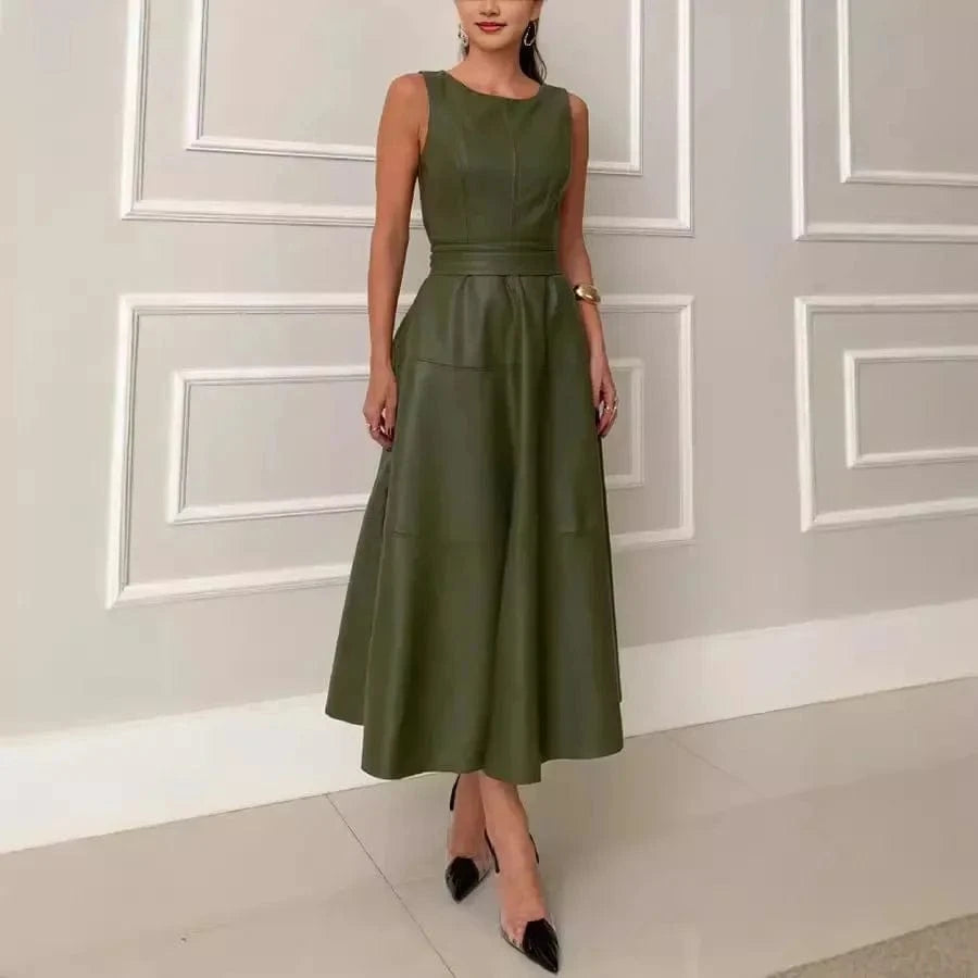 Robe midi verte évasée élégante sans manches pour mariage invité chic été, idéale pour événement habillé