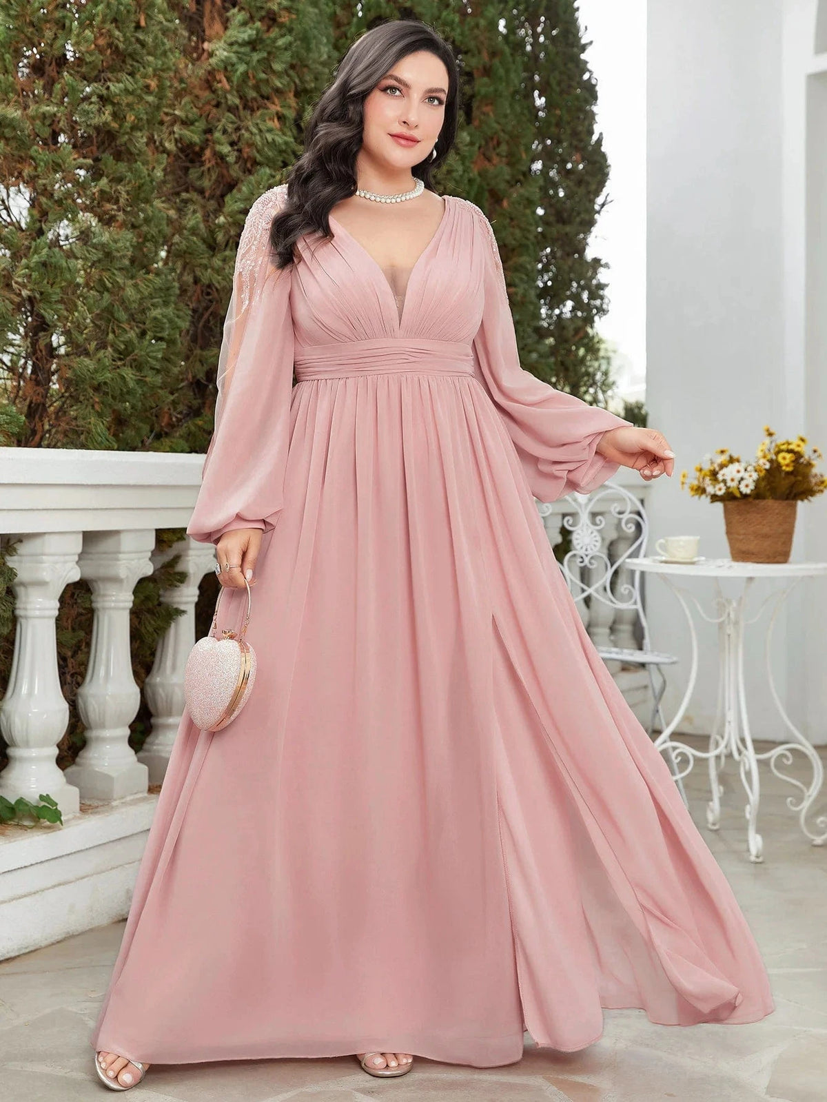 robe invitée mariage grande taille chic longue manches longues couleur rose poudré trapèze élégante