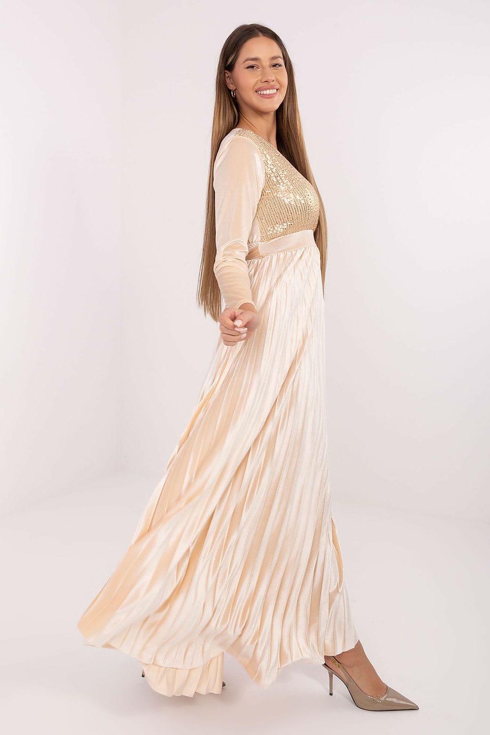Robe de soirée mariage longue champagne pailletée manches longues élégante plissée femme chic invitée