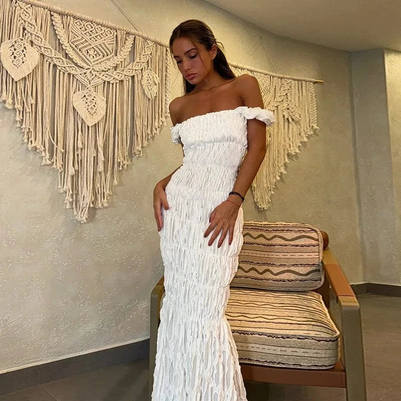 Robe longue blanche boho été bustier à épaules dénudées pour mariage invité chic ou soirée élégante