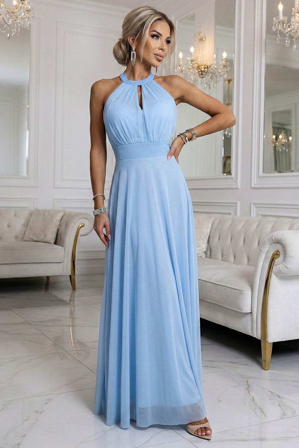 Robe longue soirée chic bleue sans manches dos nu, parfaite pour mariage invité ou gala élégant
