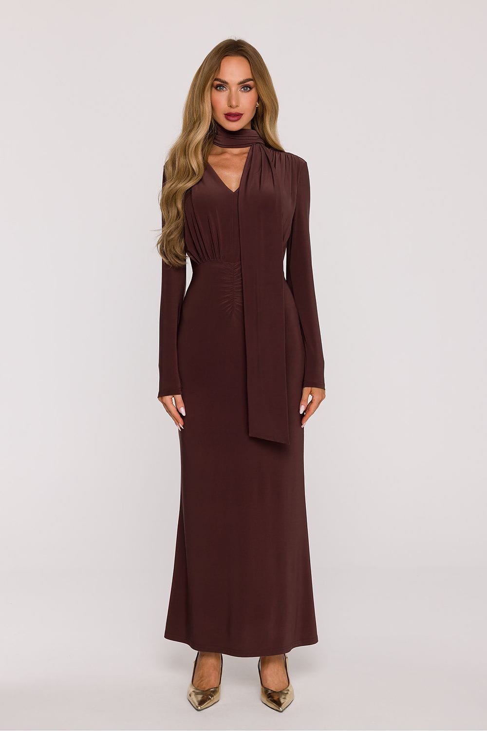 Robe de soirée chic longue marron manches longues coupe droite femme élégante avec écharpe intégrée