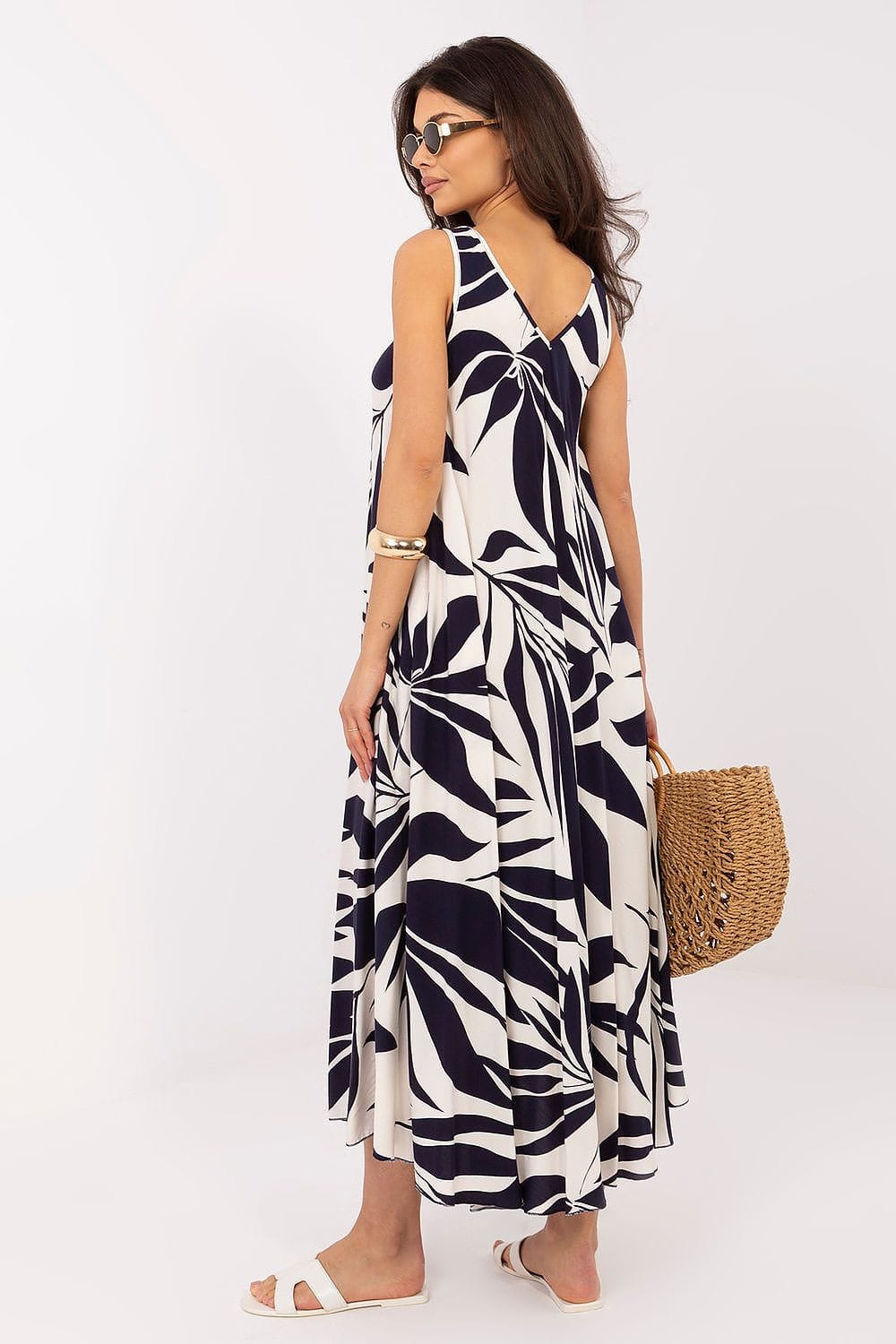 Robe été bohème longue sans manches noire et blanche, femme accessoire sac paille parfait pour plage