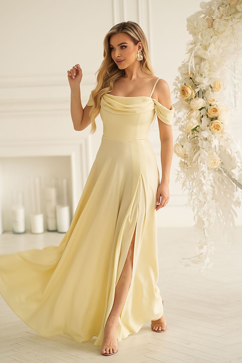Robe longue cérémonie mariage invitée chic jaune fendue fluide épaules dénudées élégante été