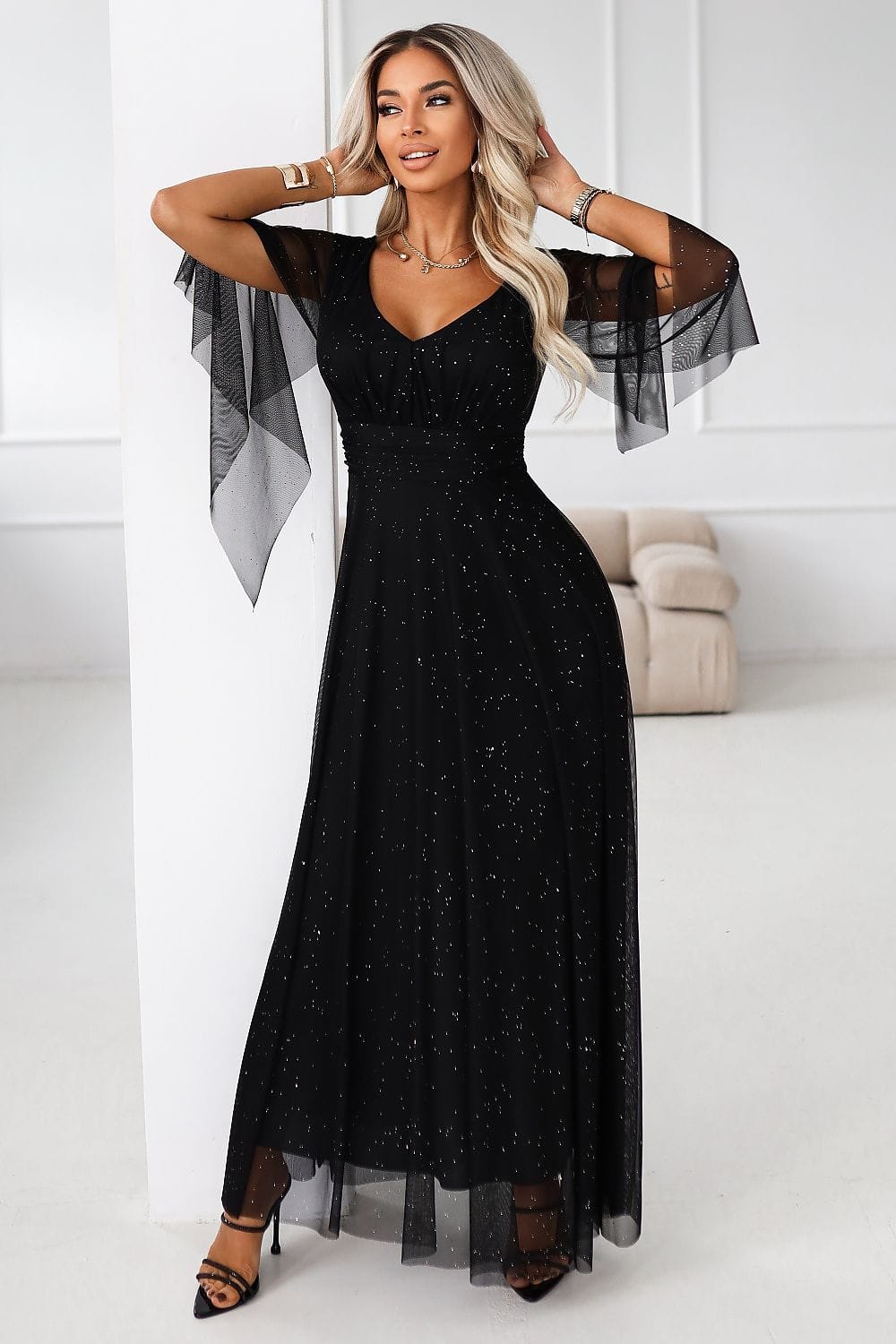 Robe de soirée longue noire élégante manches courtes évasée fluide femme chic pailletée pour mariage invité
