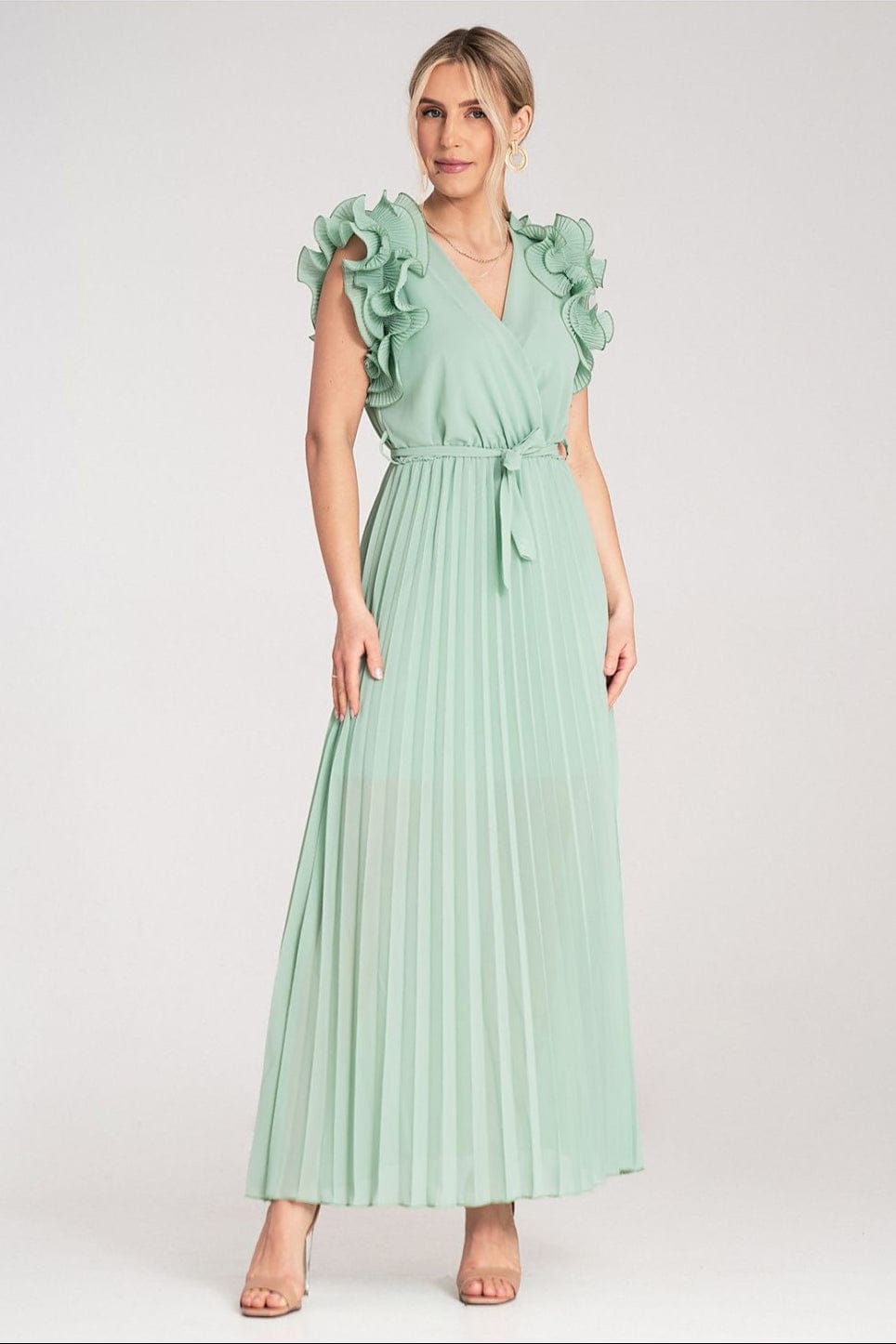 Robe longue verte bohème chic pour invitée mariage été, manches courtes à volants, look fluide élégant