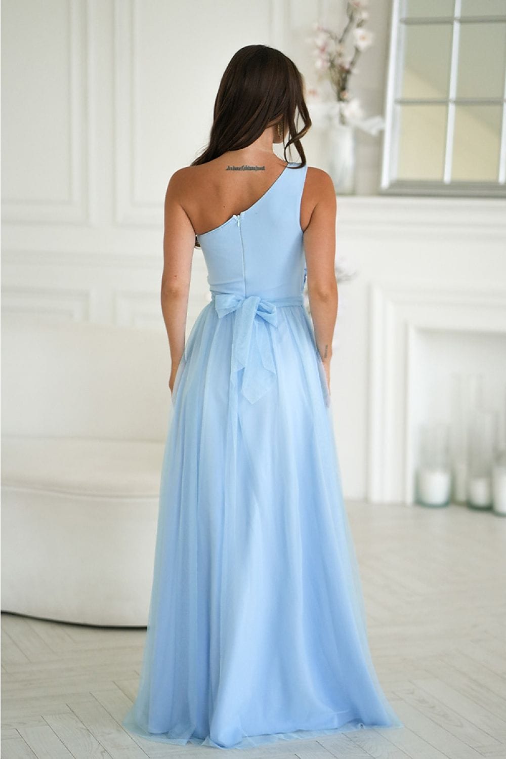 Robe demoiselle d’honneur bohème longue bleu une épaule élégante fluide pour mariage invité chic