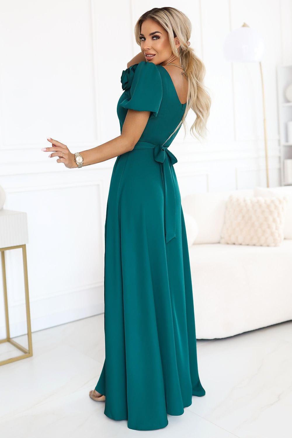 Robe de soirée longue verte élégante fluide manches courtes, parfaite pour mariage invité ou événement chic