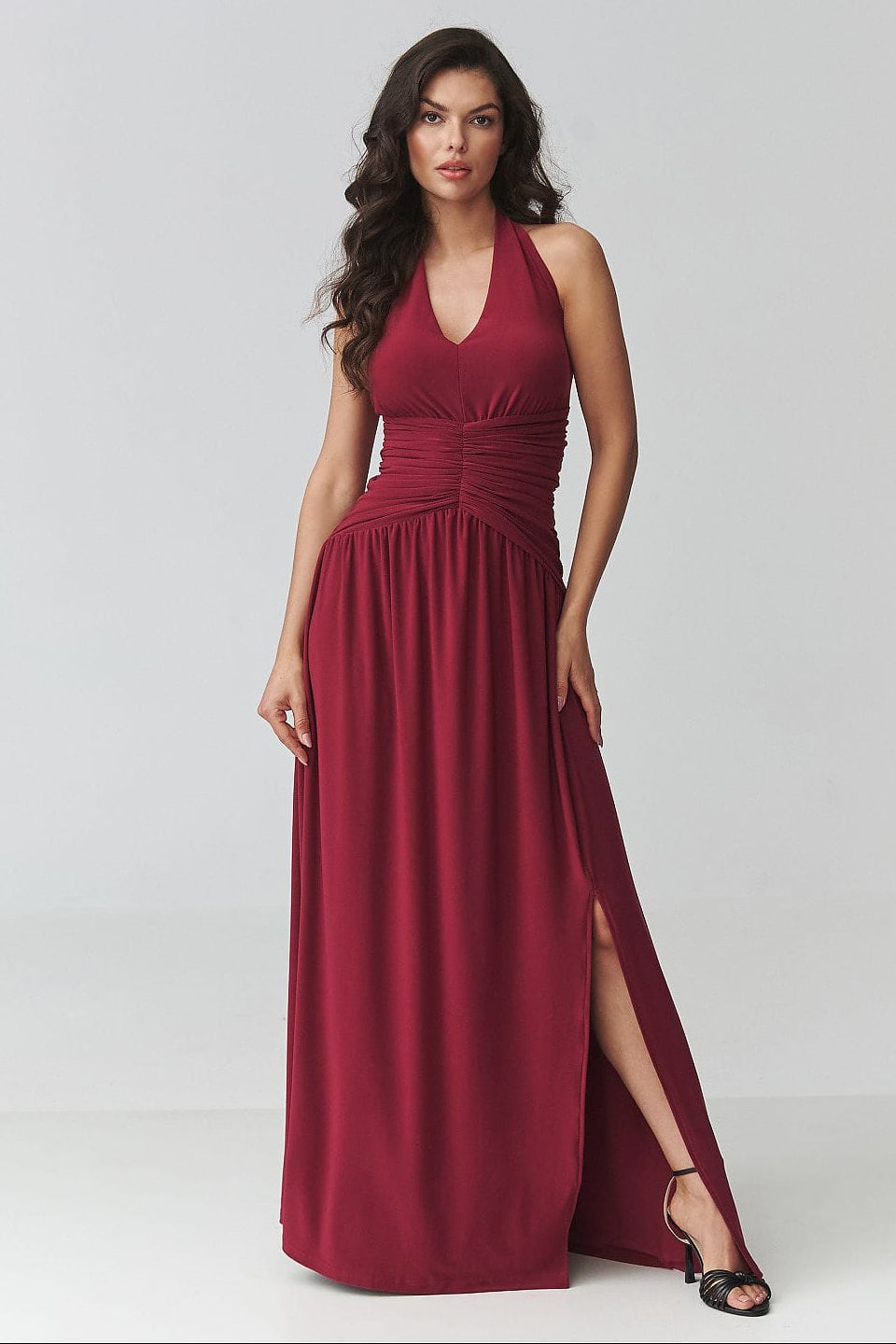 Robe de soirée longue bordeaux dos nu fendue chic élégante pour mariage invitée ou gala femme