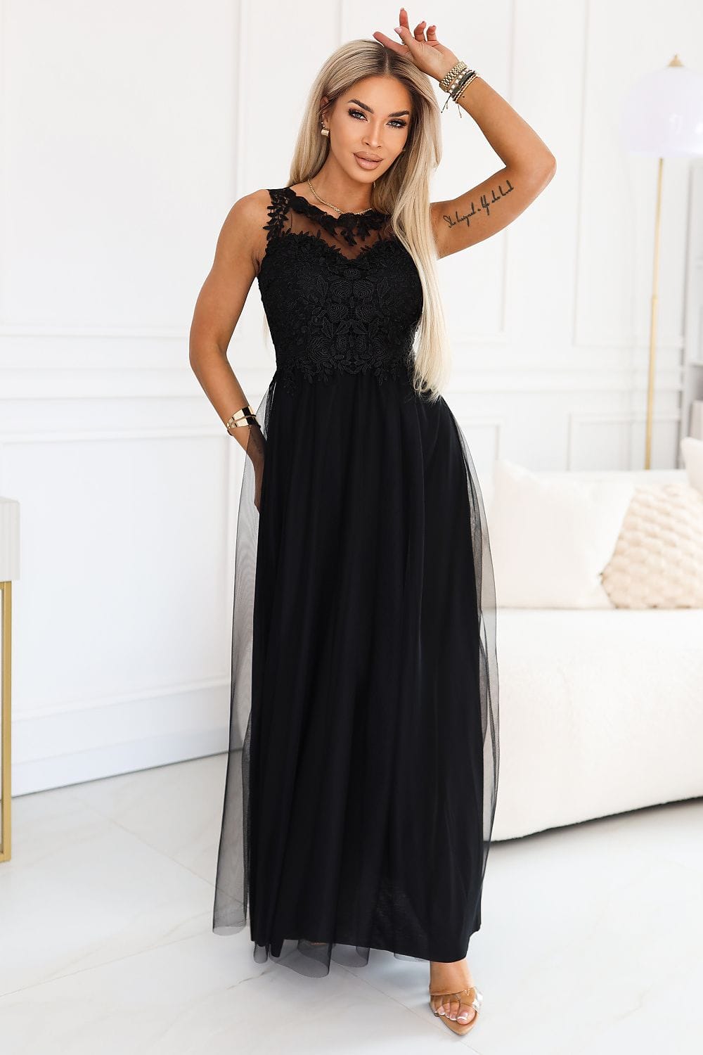 Robe de soirée chic noire longue dentelle sans manches élégante pour mariage invité ou événement habillé