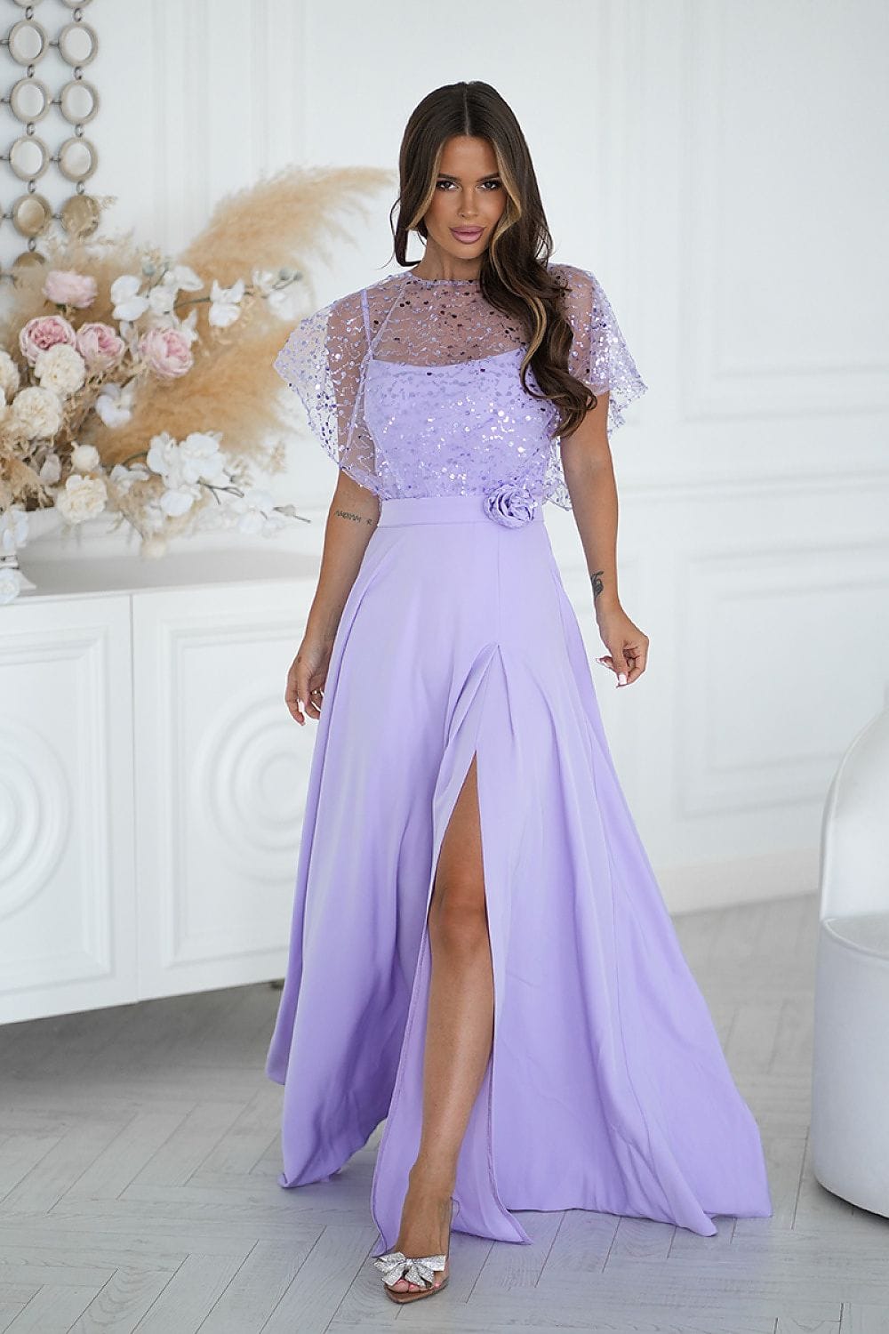 Robe de soirée longue lilas chic décolleté fendue manches courtes élégante pour mariage invité été