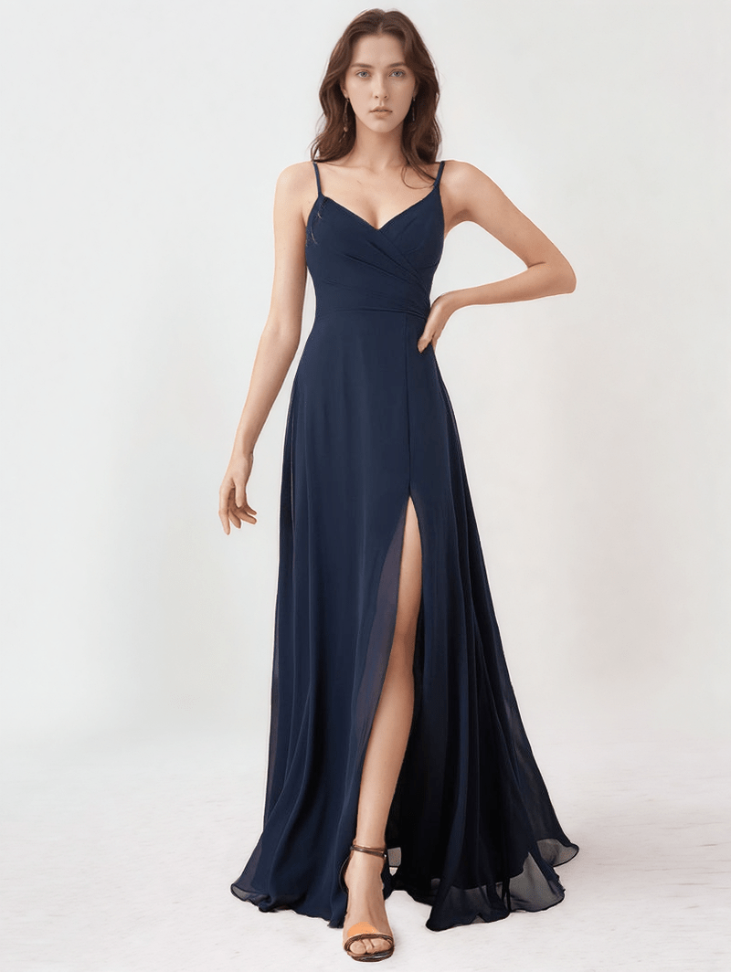 Robe de soirée chic longue bleu moulante fendue sans manches décolleté élégante pour mariage invité