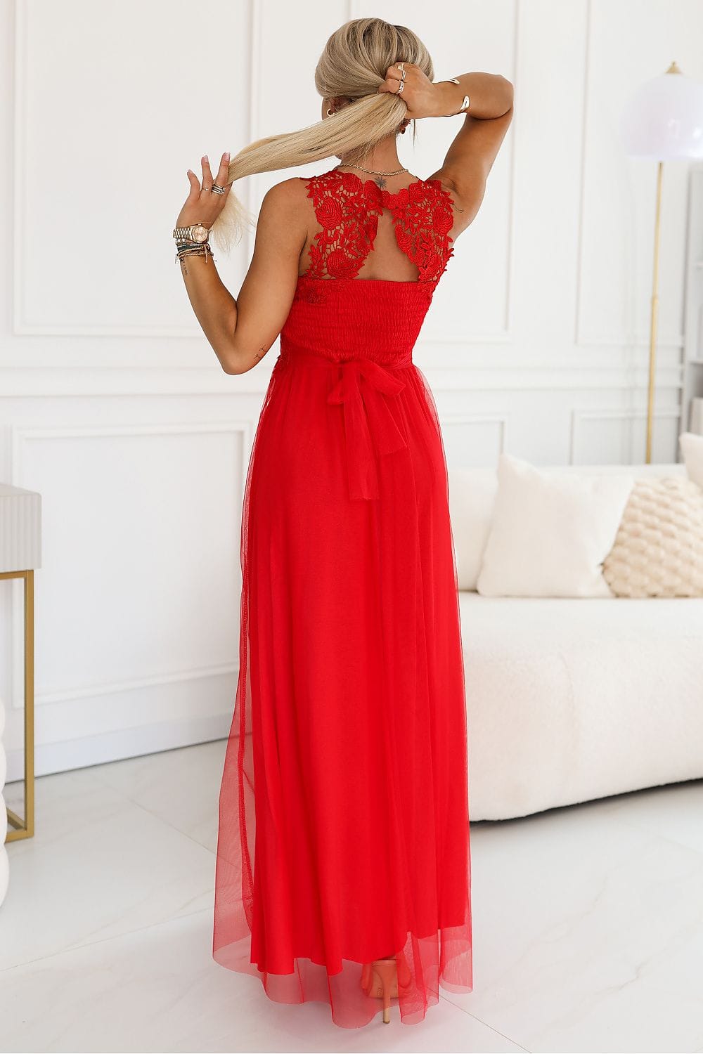 Robe de soirée chic longue rouge dos nu dentelle élégante parfaite pour mariage invité ou gala d'été
