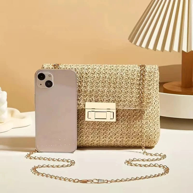 sac bandoulière doré femme soirée chic avec chaîne métal élégante pour cérémonie ou mariage