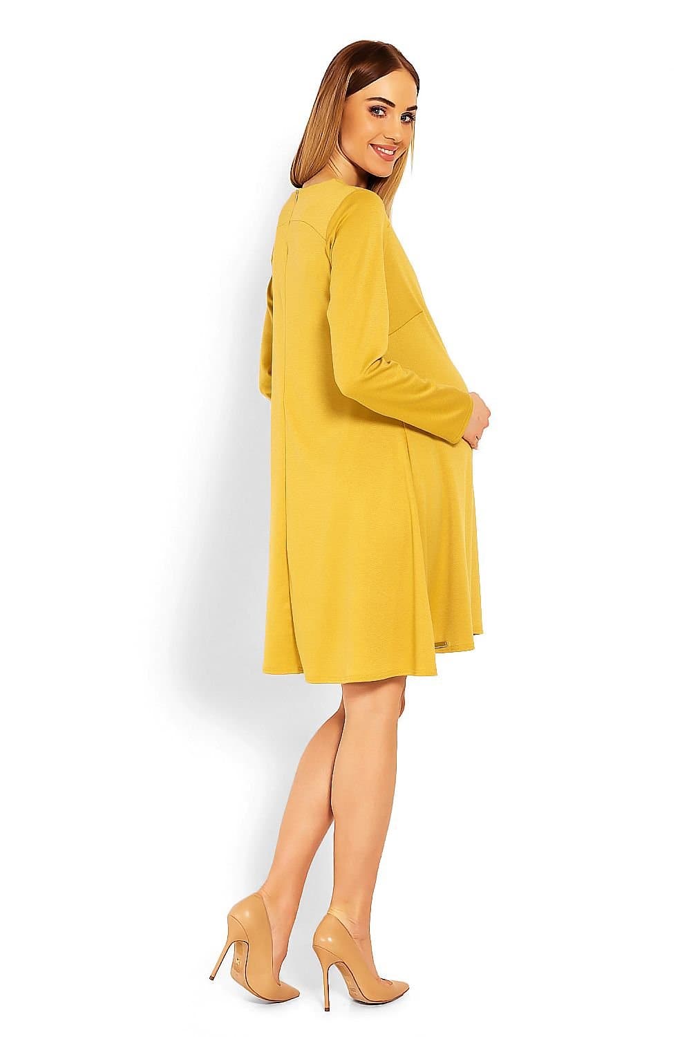 Robe de grossesse habillée jaune mi-longue avec manches longues, élégante pour cocktail ou événement spécial.
